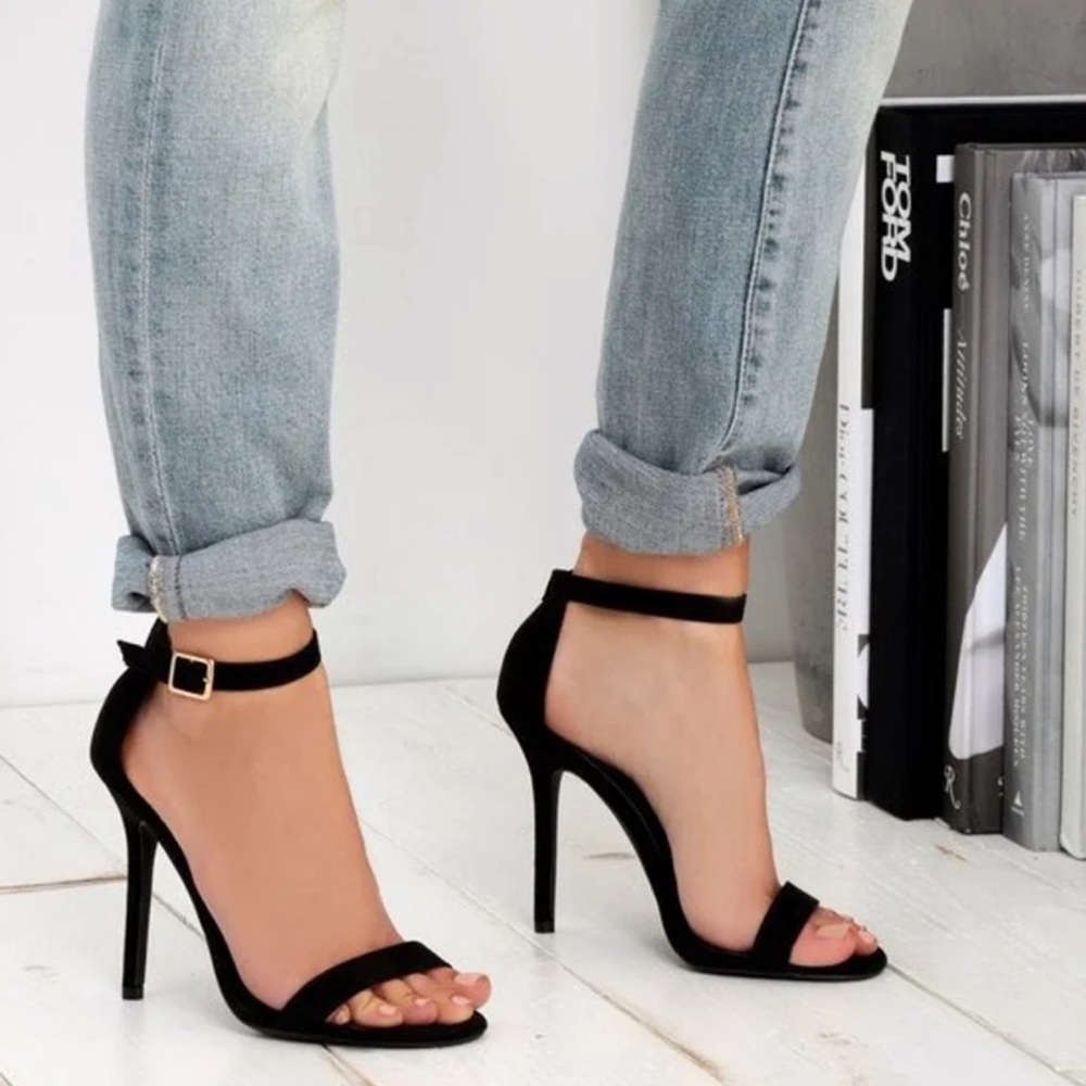 Lulus • ‘Elsi’ suede black heels 8